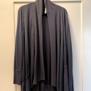 Athleta Pranayama Wrap Large blue